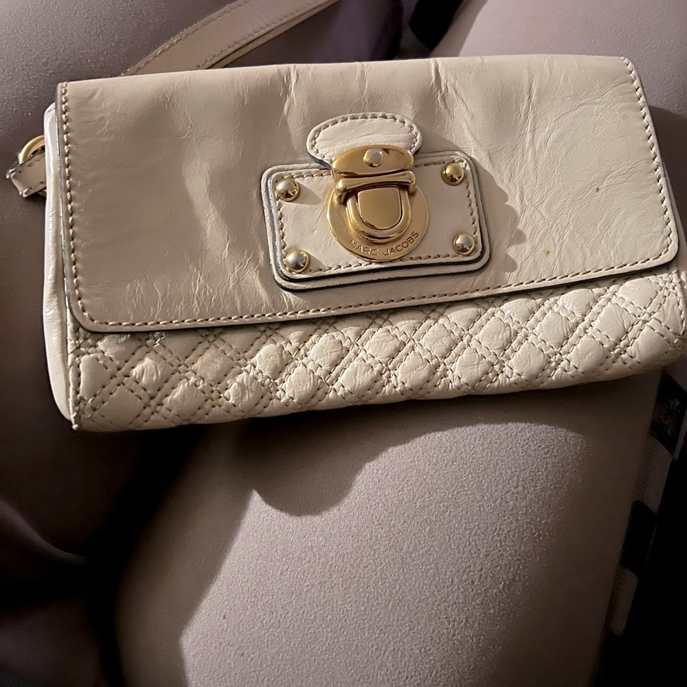 Authentic designer Marc Jacob’s wristlet/with handle
